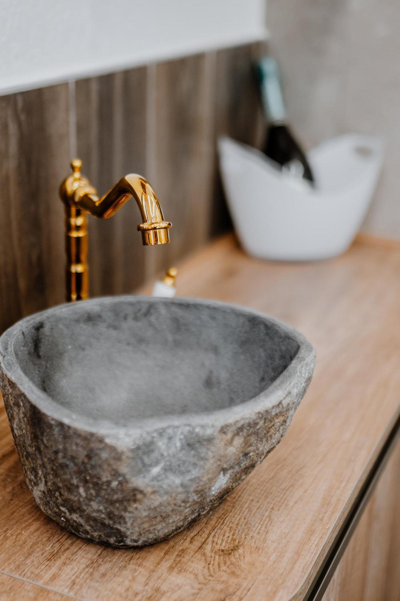 Luxuite Spa Con Piscina E Jacuzzi Alberobello Eksteriør bilde